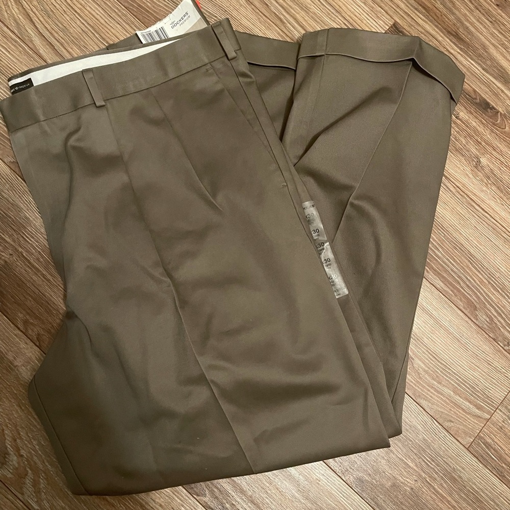 Dockers Premium Pants 44 x 30 NWT
